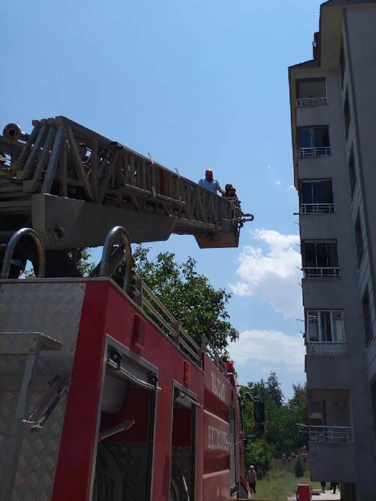 Son dakika haberleri! Asansörde çıkan yangın korkuttu