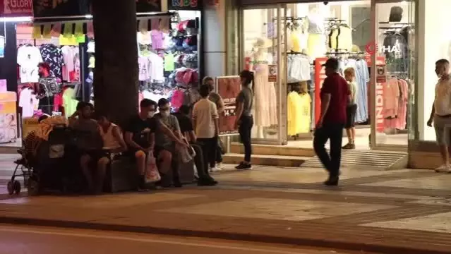 Bayram alışverişi yoğunluğu akşam saatlerine kadar devam etti