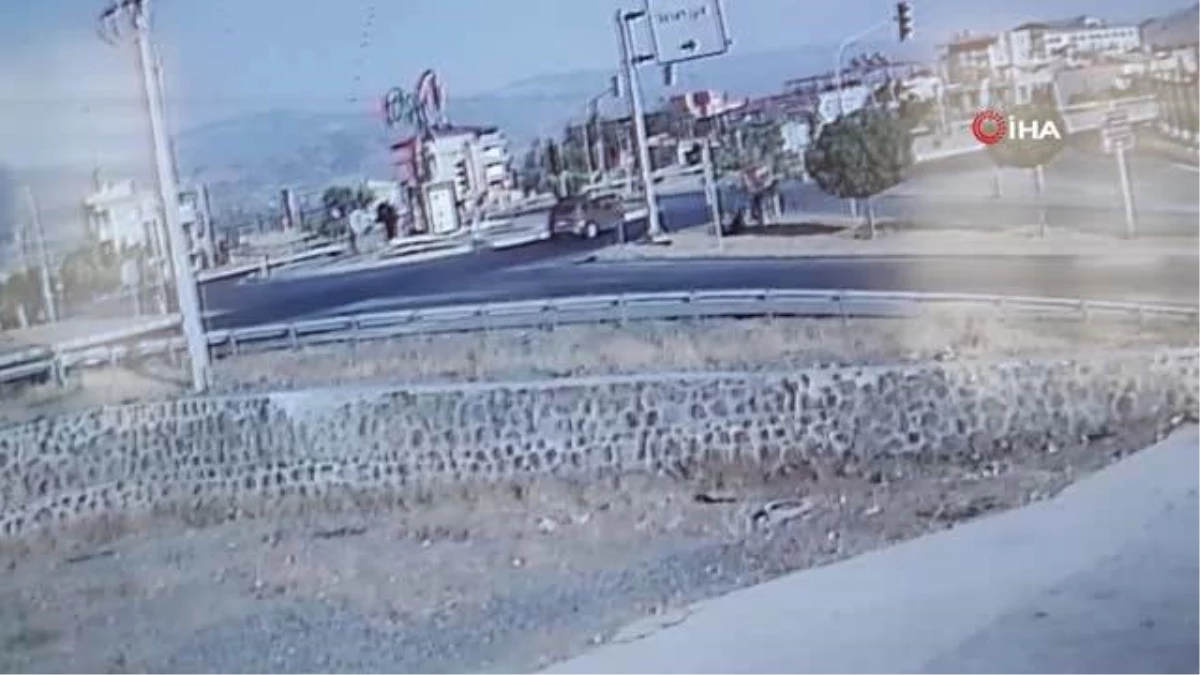 Son dakika haberleri: Cip ile otomobilin çarpıştığı kaza kamerada