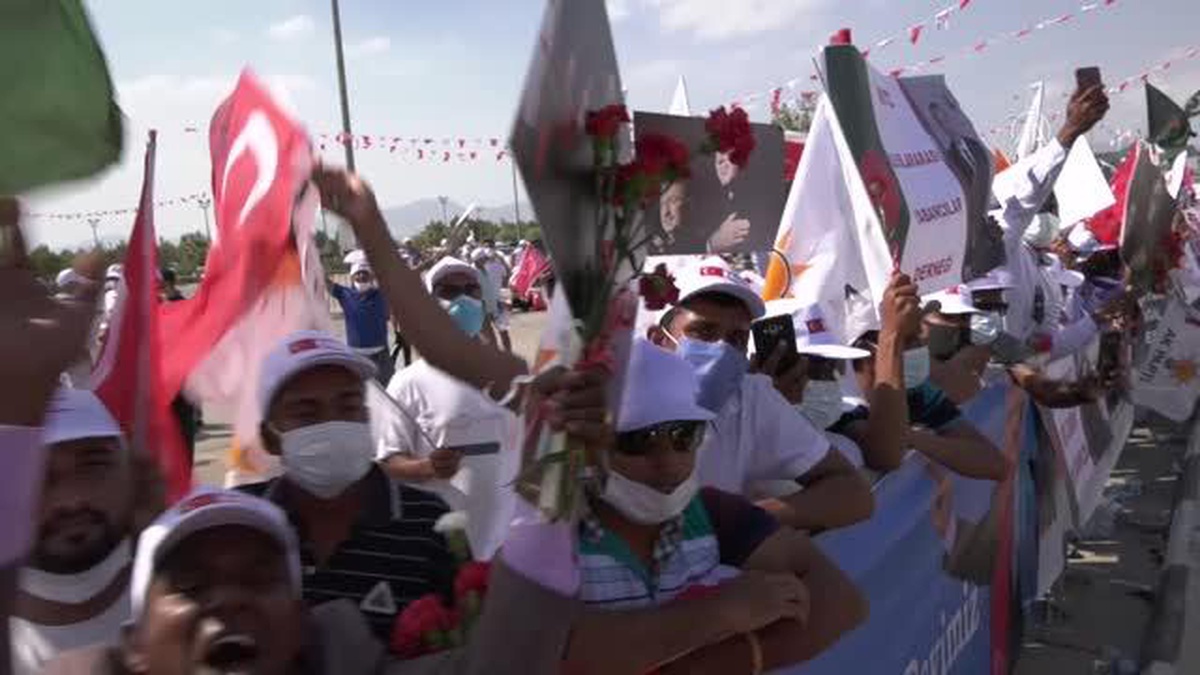 Son dakika haberleri... Cumhurbaşkanı Erdoğan\'a KKTC\'de sevgi gösterileri