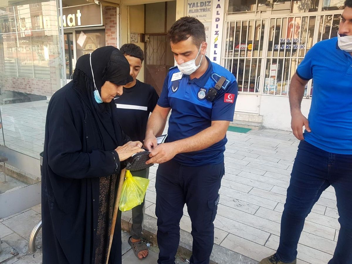Cüzdanı bulununca çifte bayram yaşadı