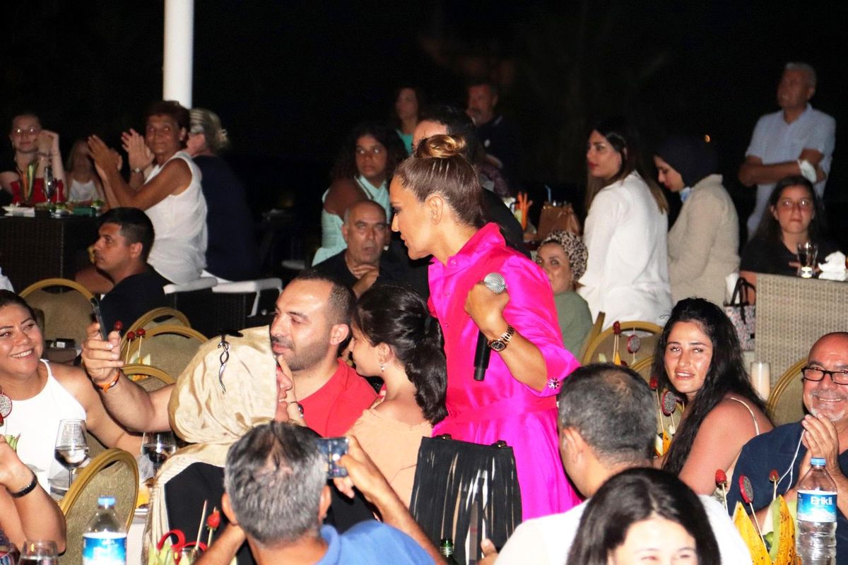 Demet Akalın: "Seda Sayan\'a kırgınım ama benim, nikah şahidimdi, saygım var"