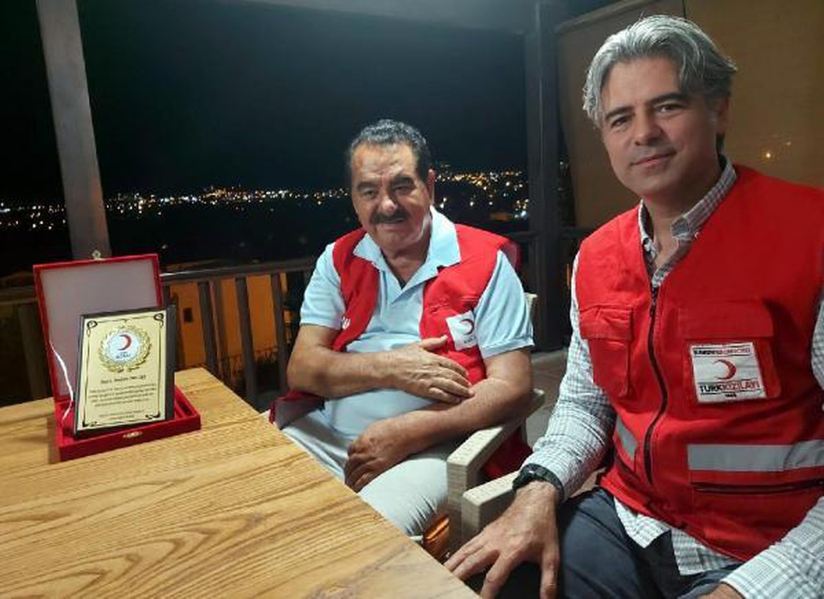 İbrahim Tatlıses\'ten Kızılay\'a kurban bağışı