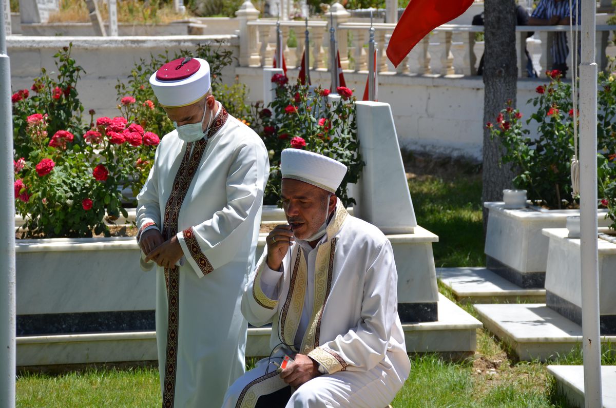 Karaman\'da şehitlik ziyareti