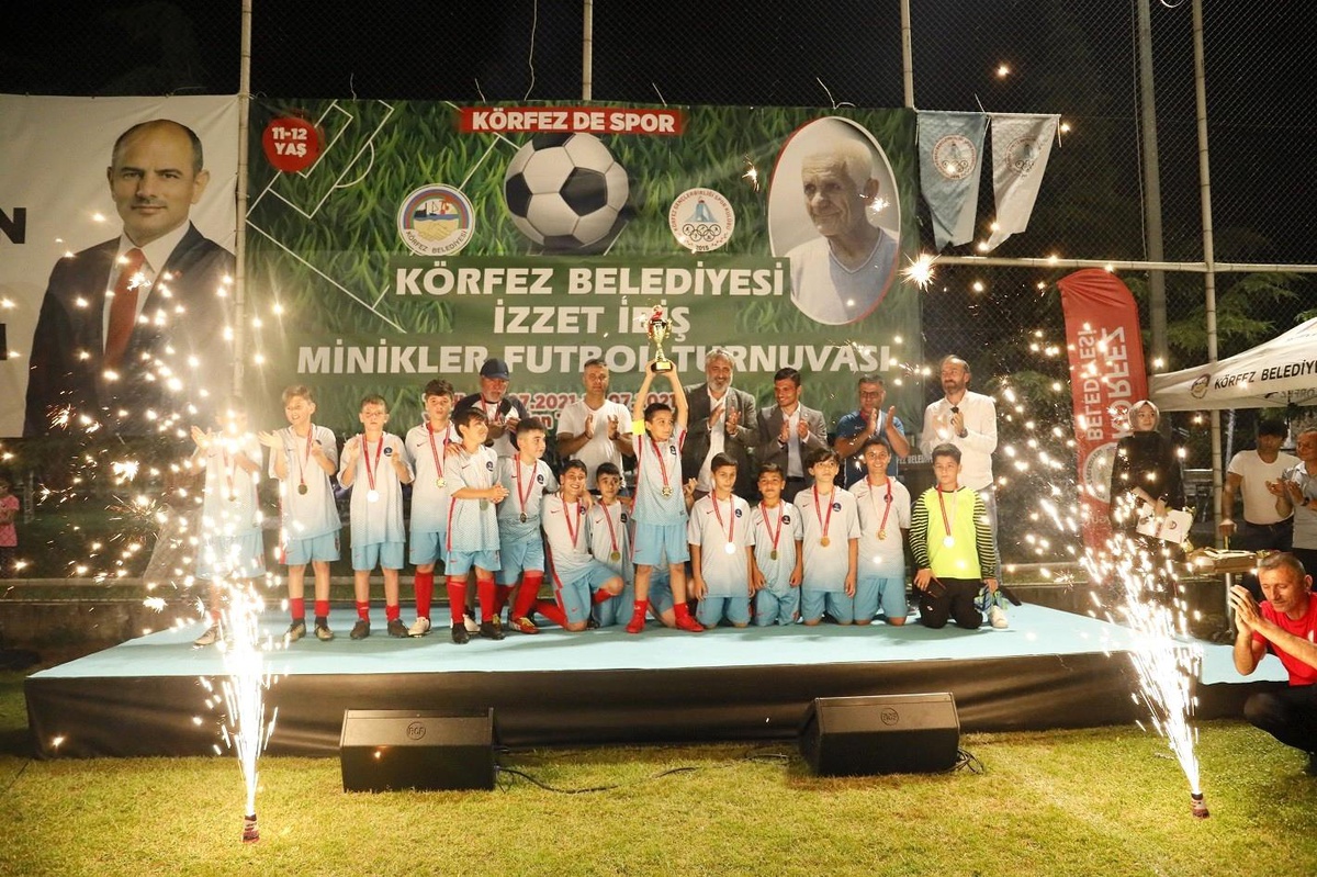 Körfez\'de minikler futbol turnuvası düzenlendi