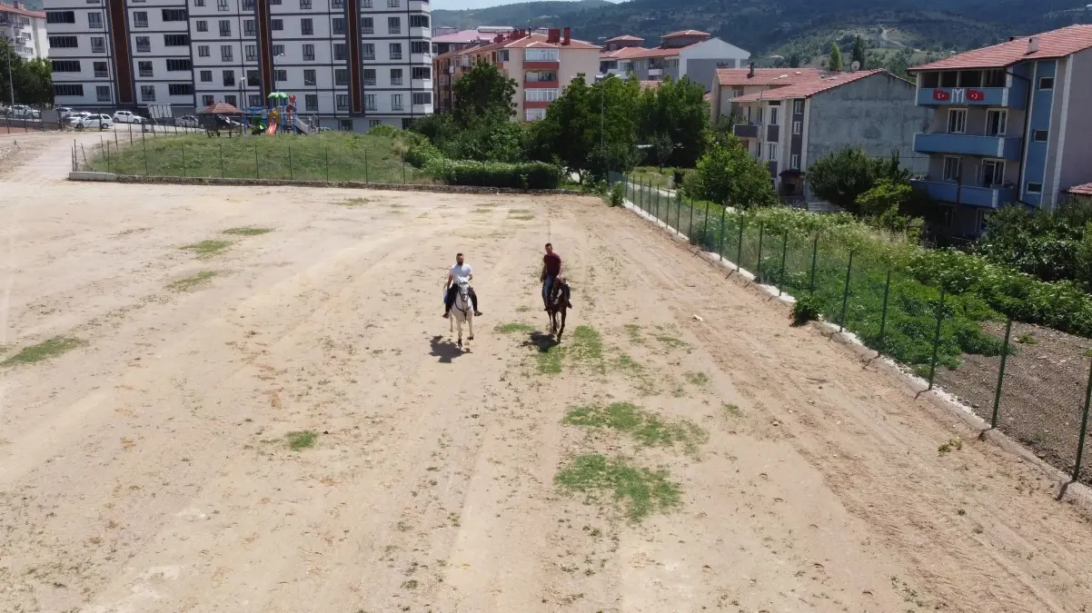 Osmanlı\'nın kuruluş toprağında binicilik sporuyla tanışıyorlar