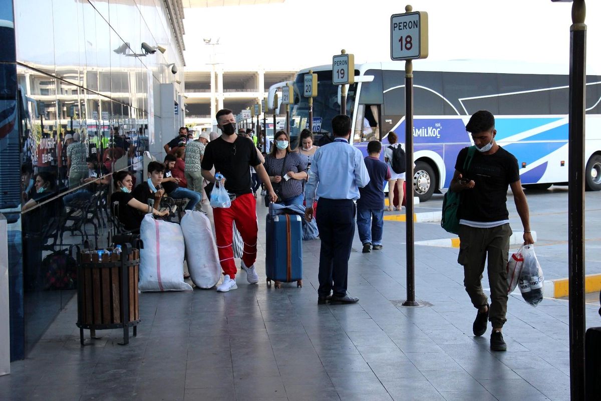 Otogarlarda bayram hareketliliği