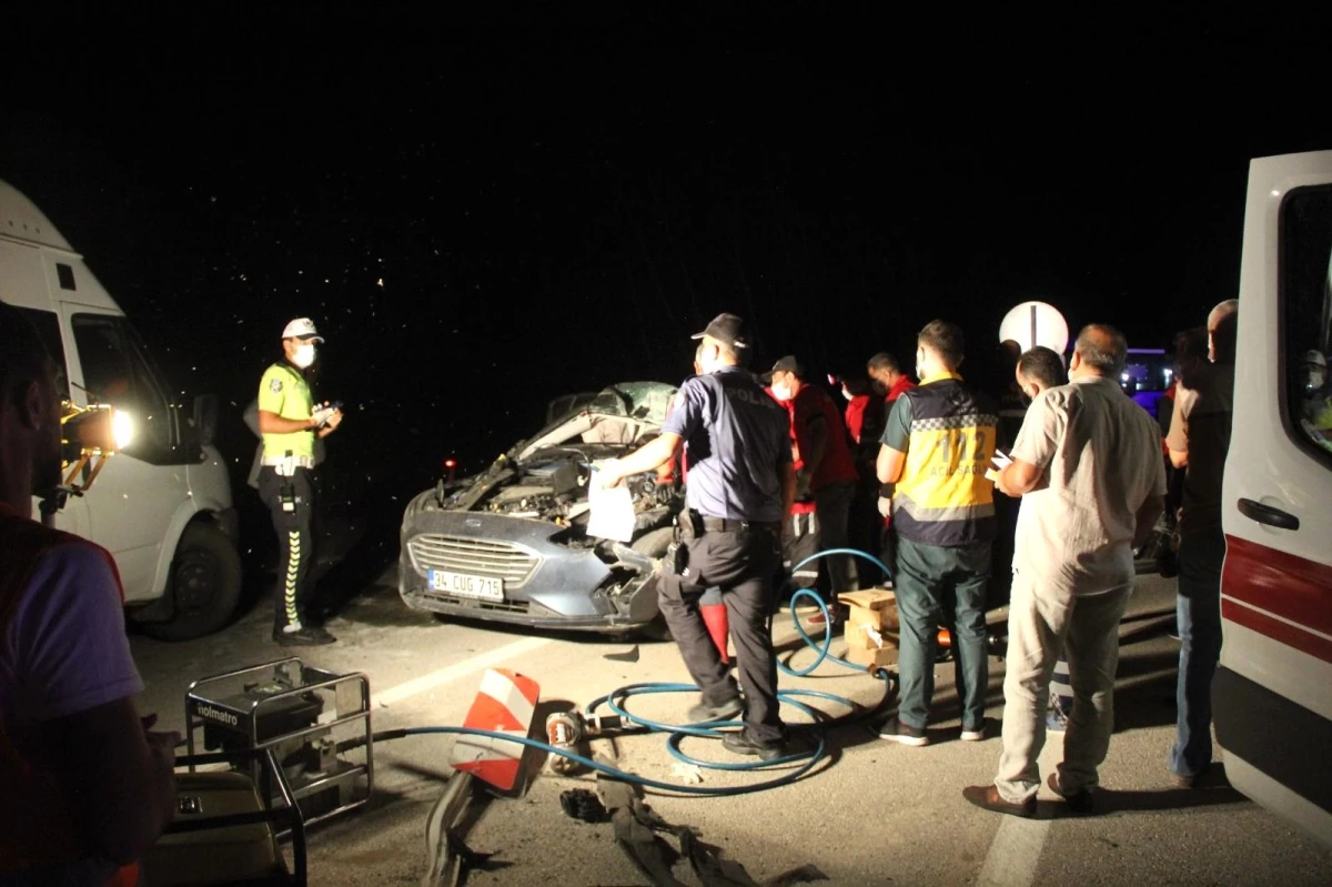 Sivas\'ta trafik kazası: 1 ölü, 2 yaralı