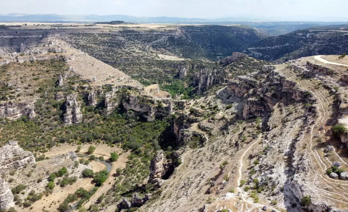 Uşak\'taki Ulubey Kanyonu, macera parkurlarıyla 300 bin ziyaretçi hedefliyor