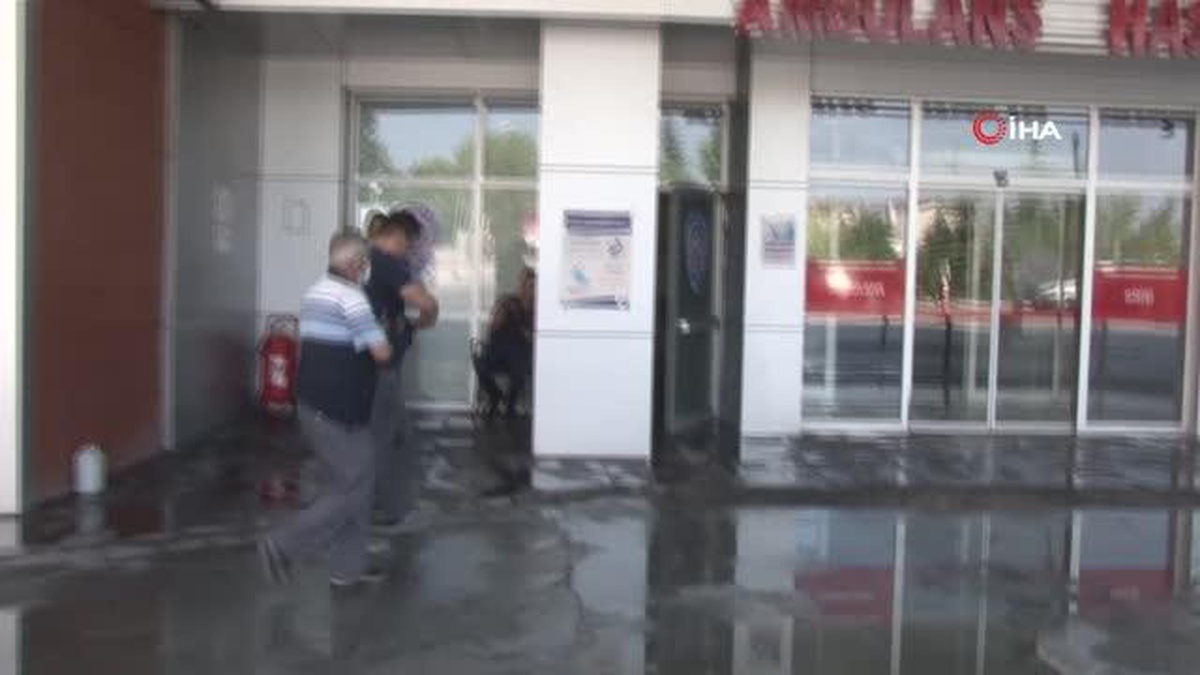 Acemi kasaplar soluğu hastanede aldı