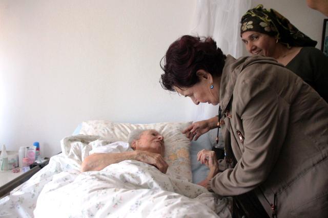 Apar topar hastaneye kaldırılan Fatma Girik'in son sağlık durumunu kardeşi anlattı
