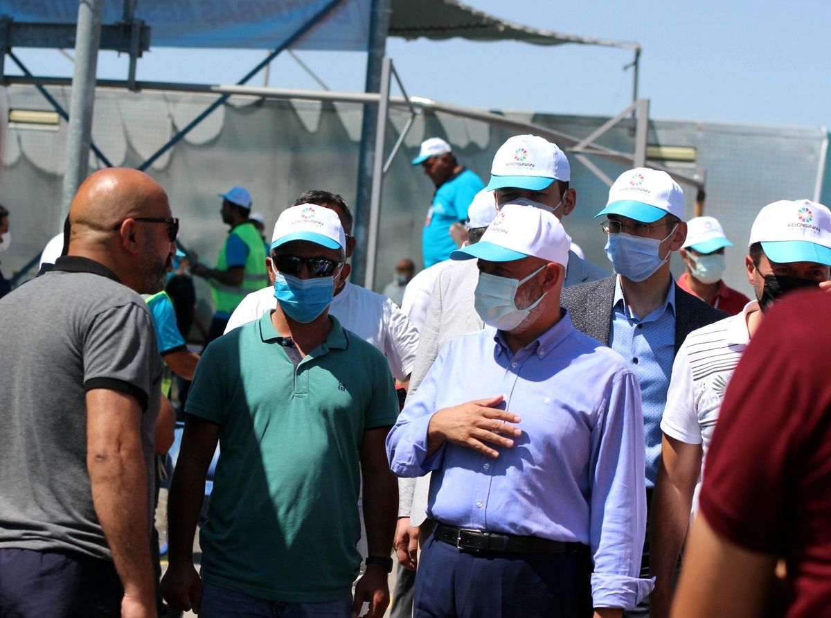 Çolakbayrakdar kurban kesim alanını ziyaret etti