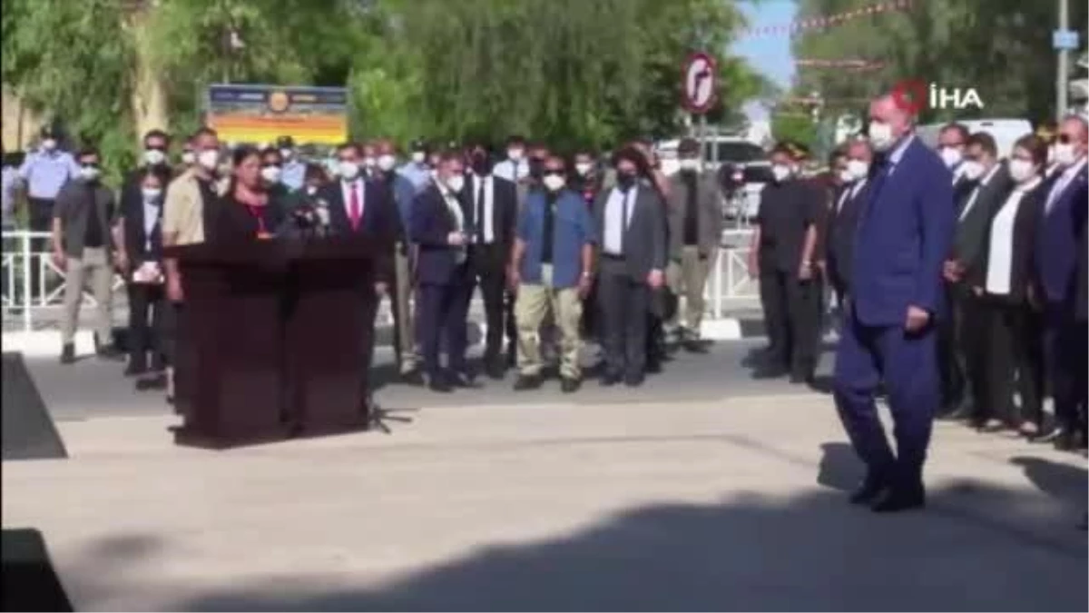 Cumhurbaşkanı Erdoğan, Lefkoşa\'da Atatürk Anıtı\'na çelenk bıraktı