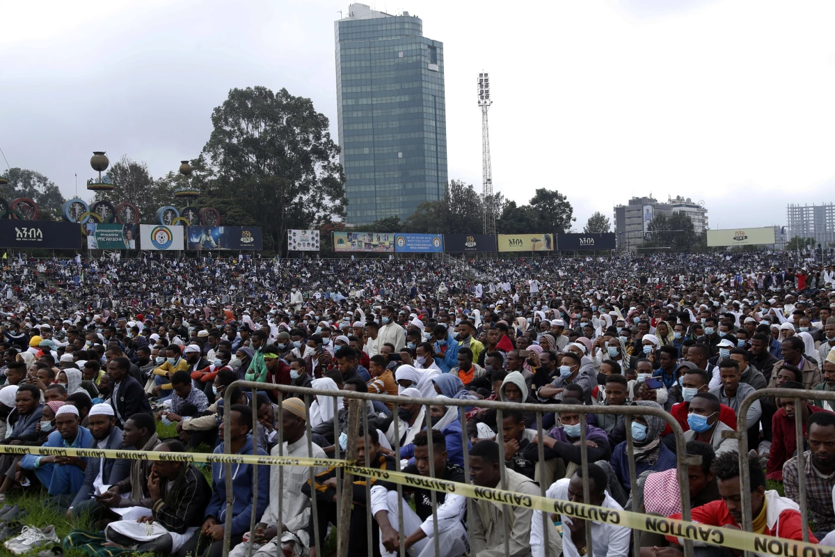 Etiyopya ve Sudan\'da yaşayan Müslümanlar Kurban Bayramı namazında bir araya geldi