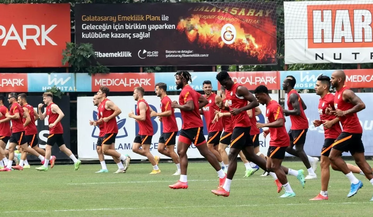 Galatasaray, Hollanda\'ya gitti