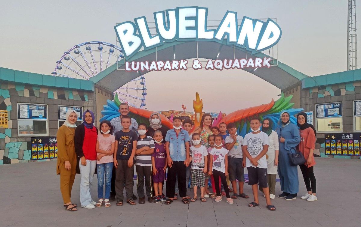 Gönüllülerden sokakta çalışan çocuklara lunapark sürprizi
