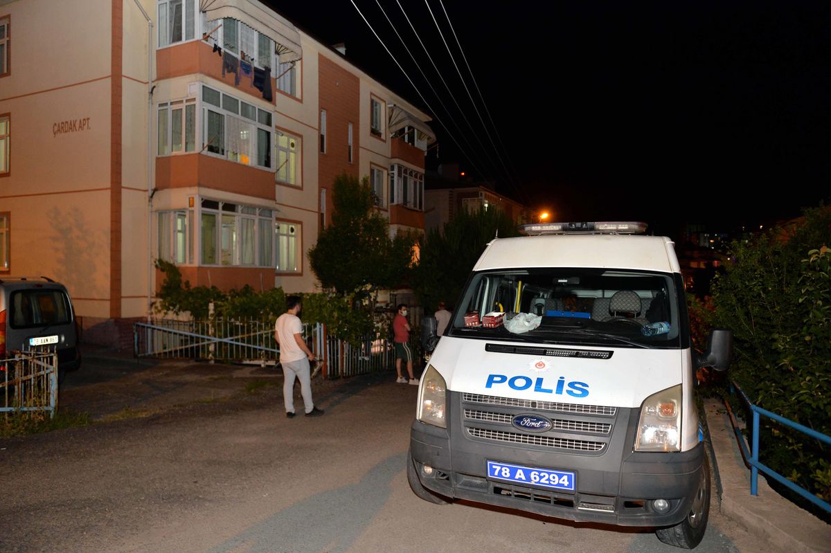Karabük\'te karısını bıçaklayarak öldüren koca tutuklandı