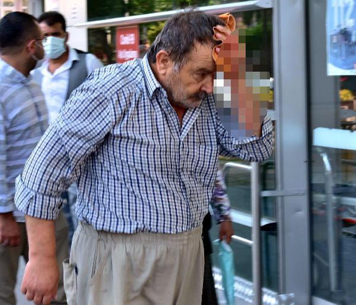 Kayseri\'de acemi kasaplar hastaneye koştu