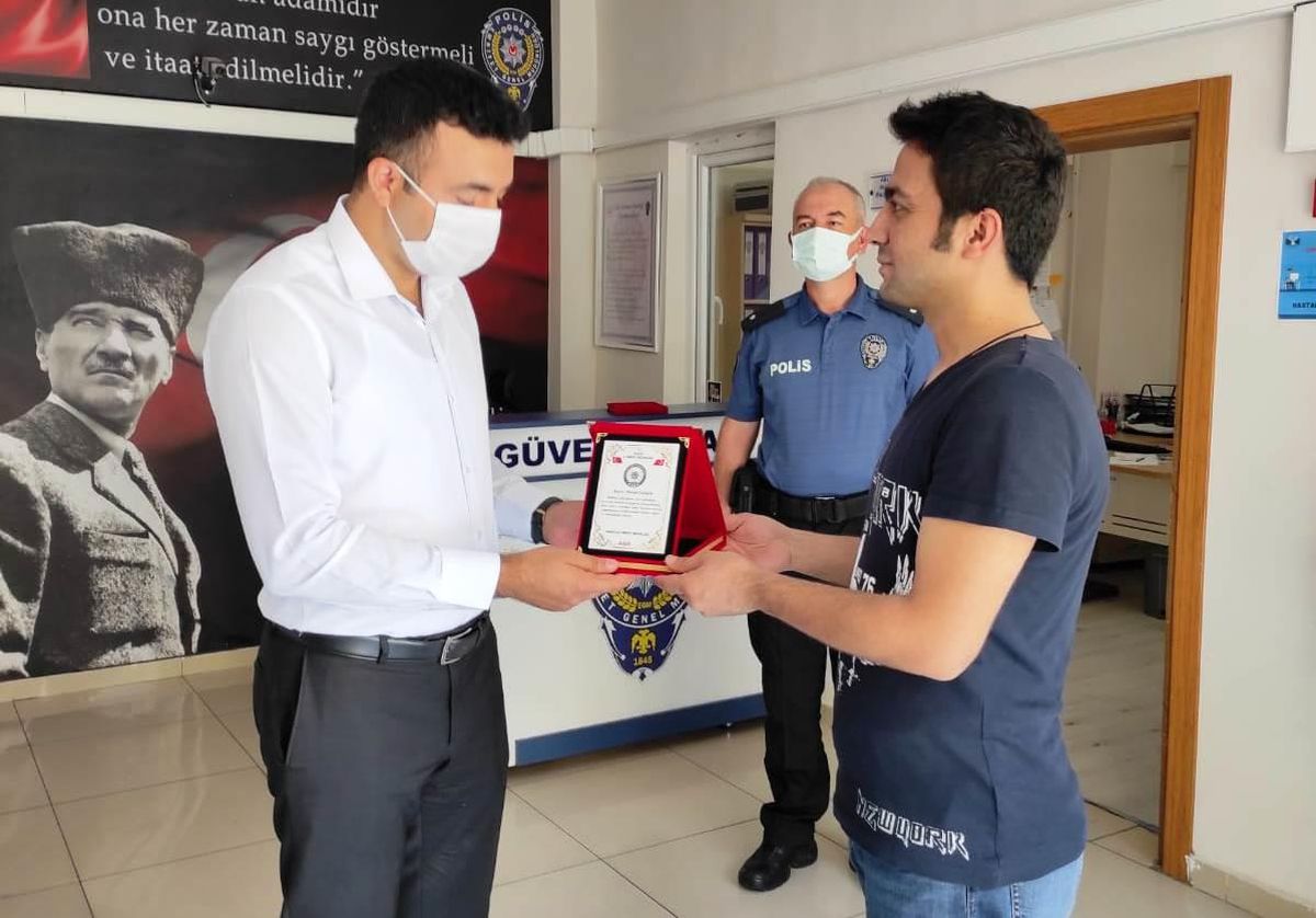 Keban Kaymakamı Akbulut ilçe protokolü ile polis, asker ve sağlık personelinin bayramını kutladı