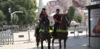 Kurban bayramında Ayasofya'da atlı polislerle denetim