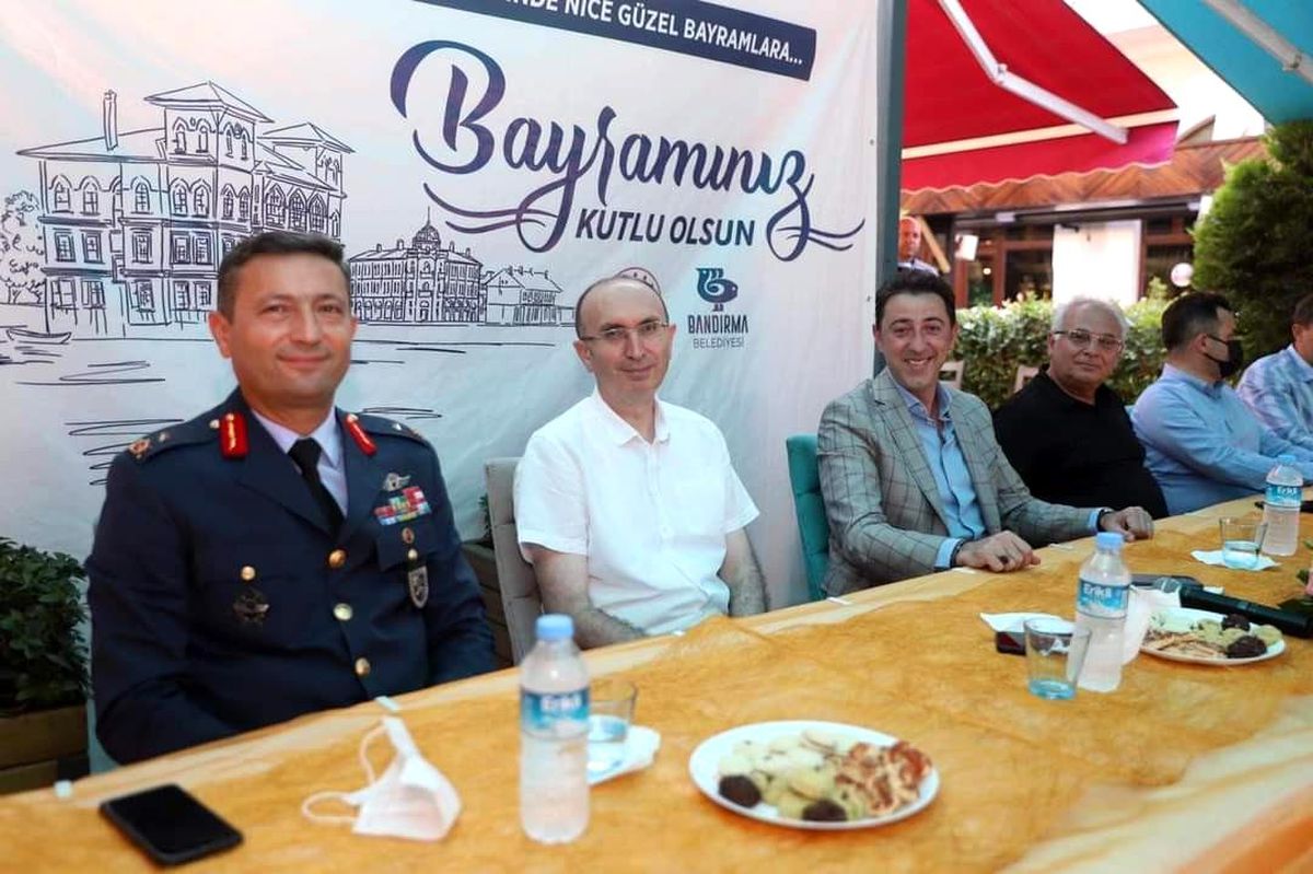 Protokol bayramlaşmasına veda mesajları damga vurdu