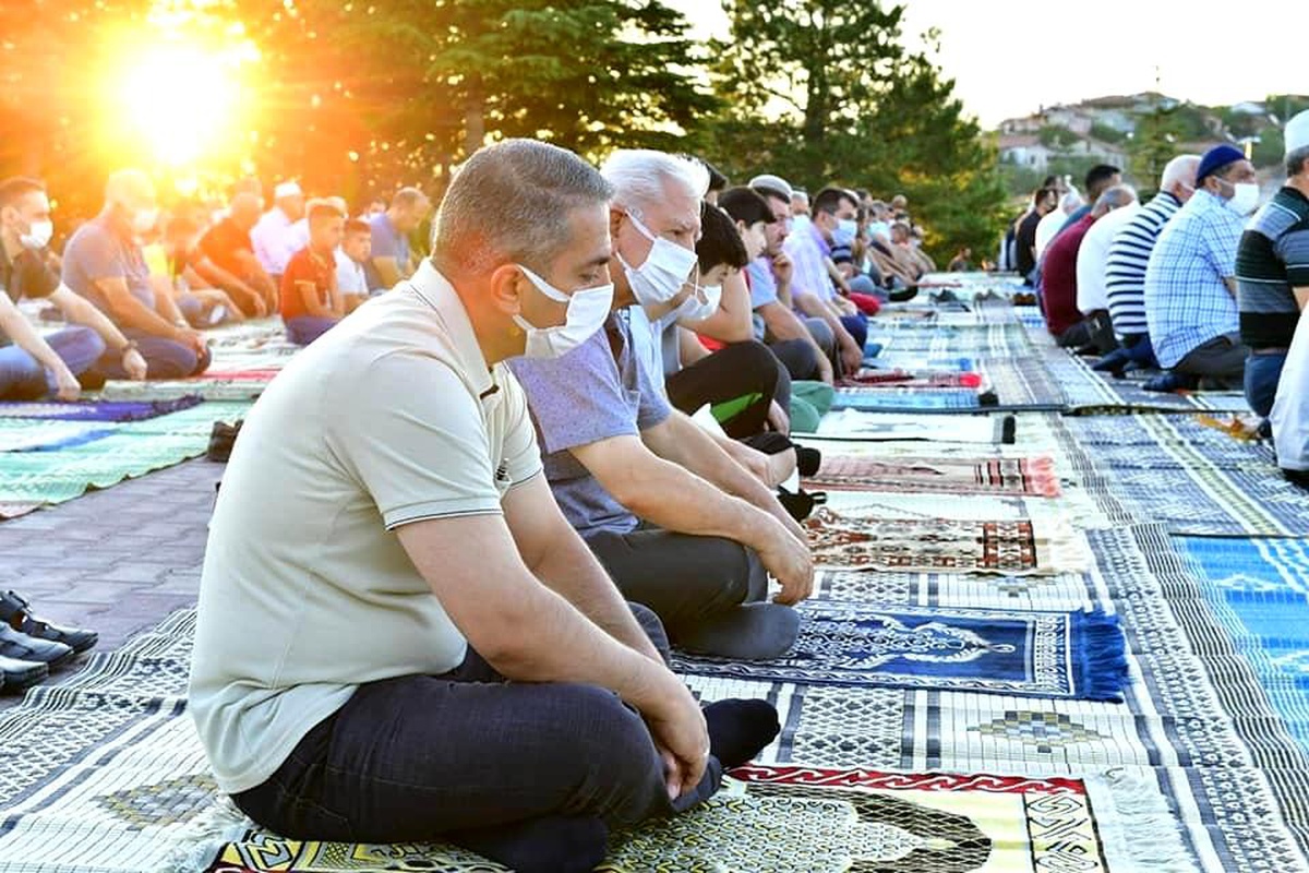 Yeşilyurt\'ta da bayram namazı heyecanı yaşandı