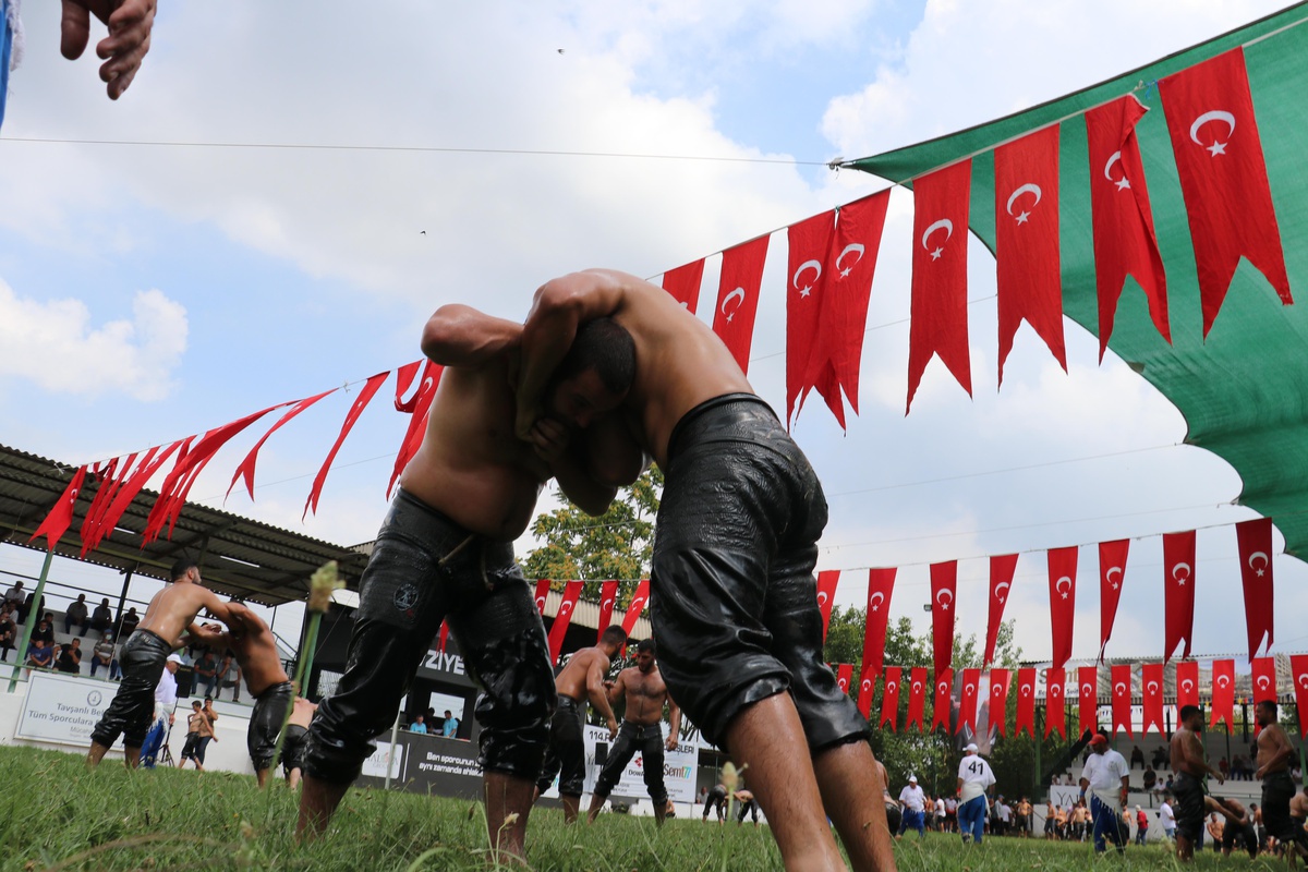 Son Dakika | 114. Geleneksel Tarihi Yalova Fevziye Yağlı Güreşleri\'nin başpehlivanı İsmail Koç oldu