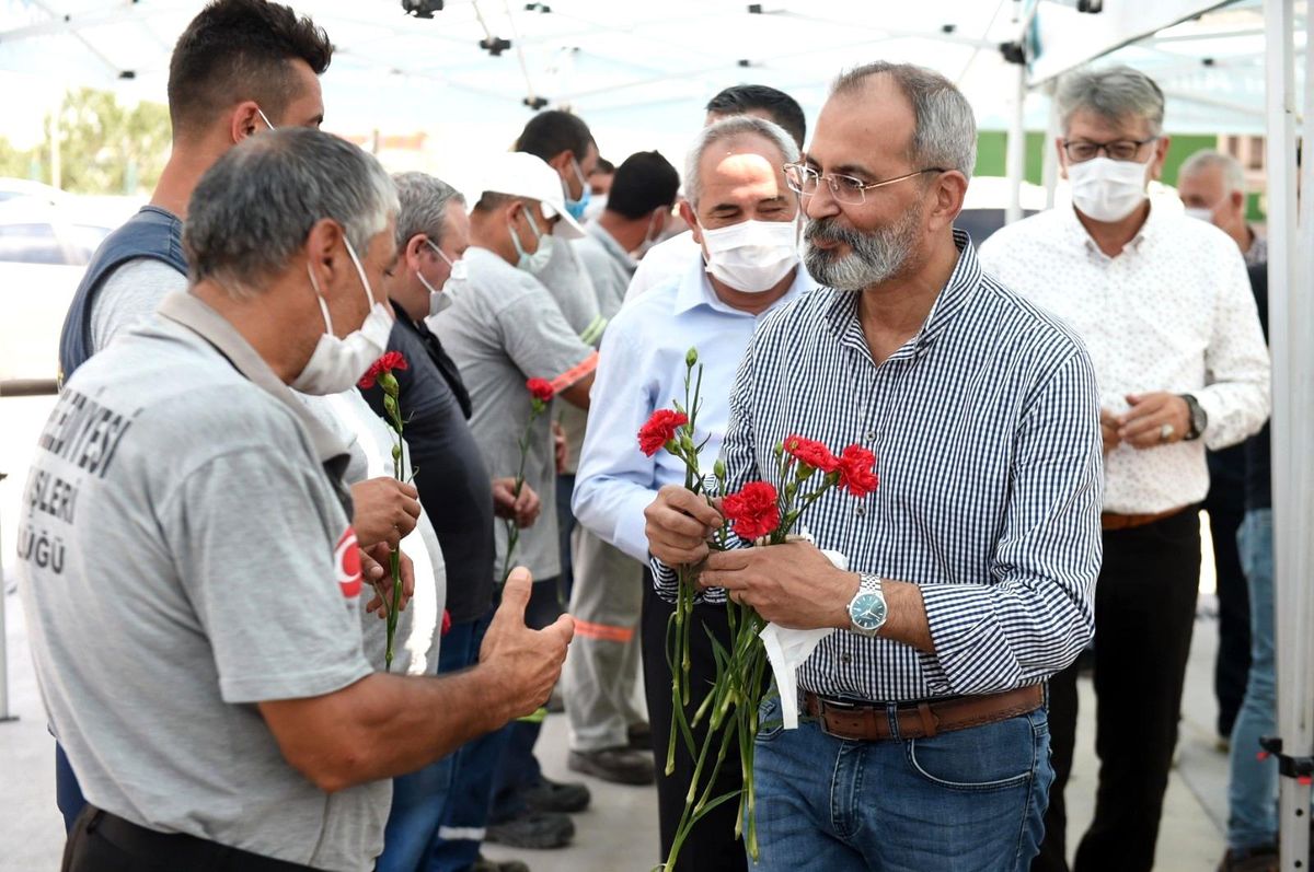 Başkan Bozdoğan belediye personeli ile bayramlaştı