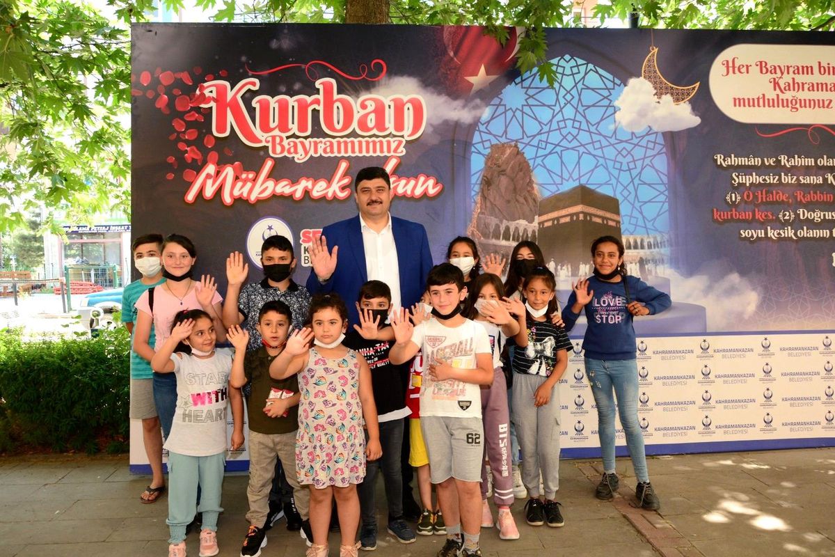 Başkan Oğuz vatandaşların bayramını kutladı