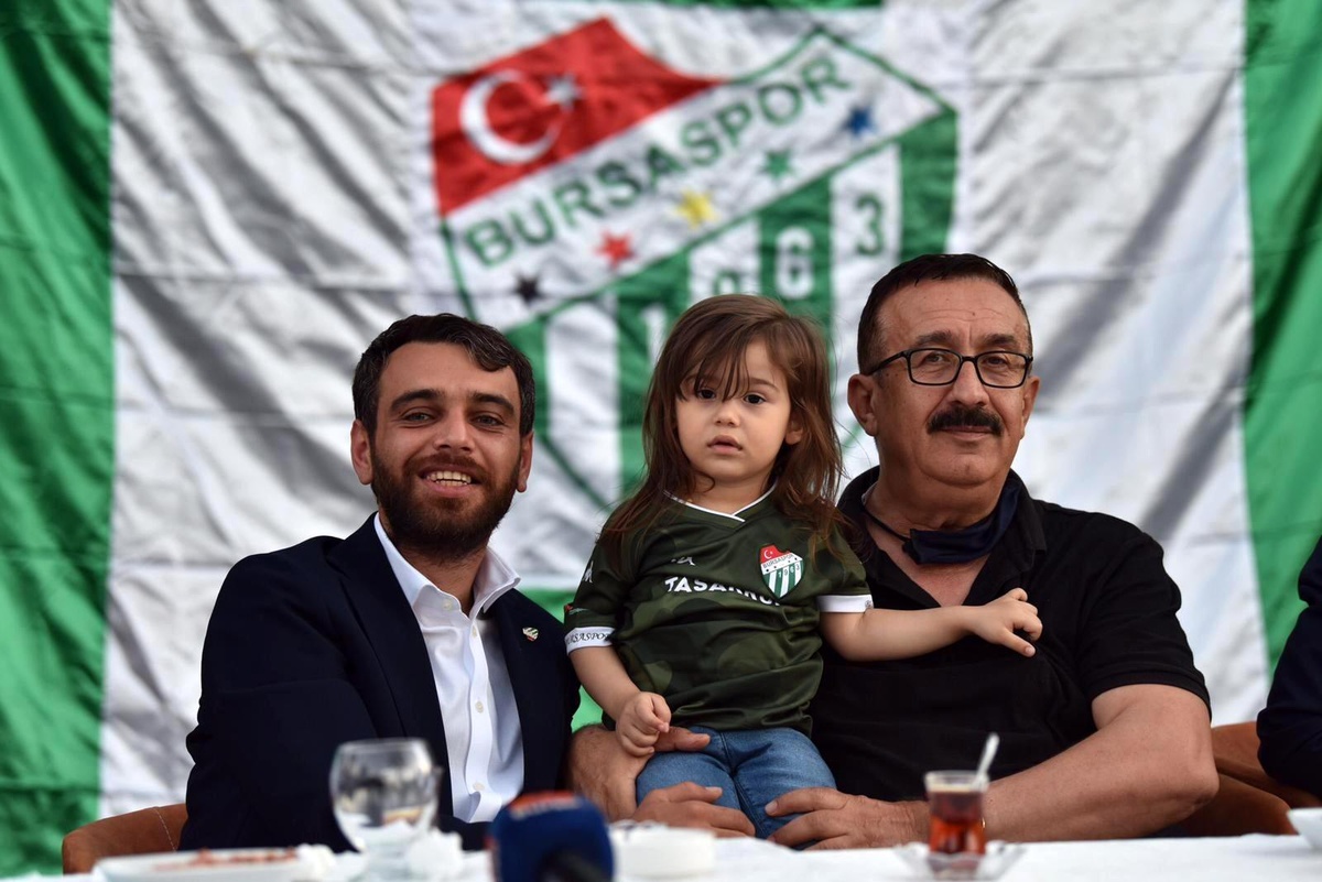 Bursaspor camiası Emin Adanur\'dan sürpriz bekliyor