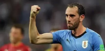 Dünyaca ünlü futbolcu Diego Godin, Beşiktaş'tan teklif aldığını duyurdu