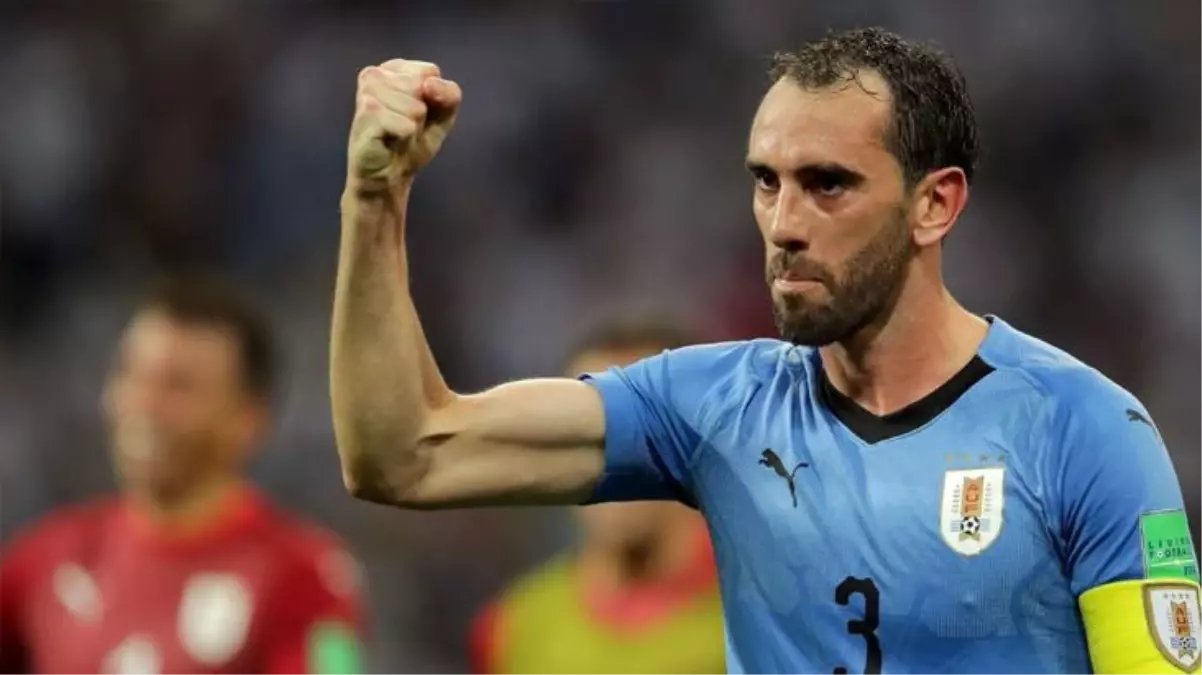 Dünyaca ünlü futbolcu Diego Godin, Beşiktaş\'tan teklif aldığını duyurdu