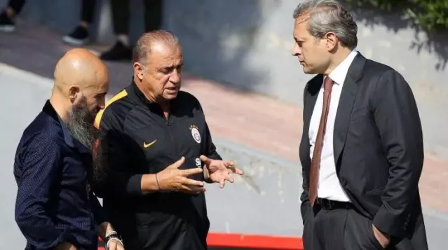 PSV maçının kadrosu taraftarı çıldırttı! Fatih Terim ve Burak Elmas'a tepki yağıyor PSV maçının kadrosu taraftarı çıldırttı! Fatih Terim ve Burak Elmas'a tepki yağıyor