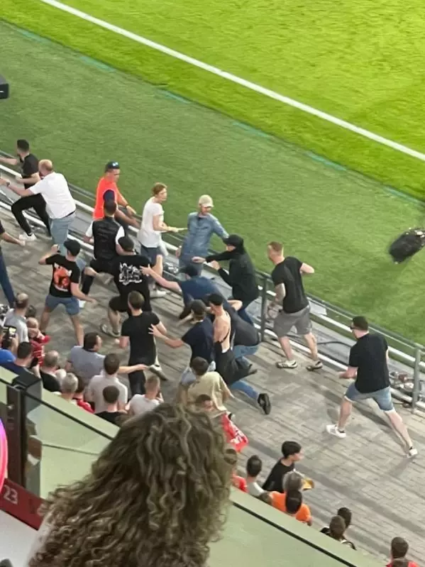 Galatasaray maçının devre arasında gerginlik Galatasaray maçının devre arasında gerginlik