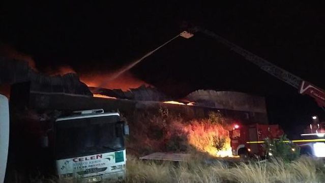 Son dakika haber | Kozan'da plastik fabrikasında yangın