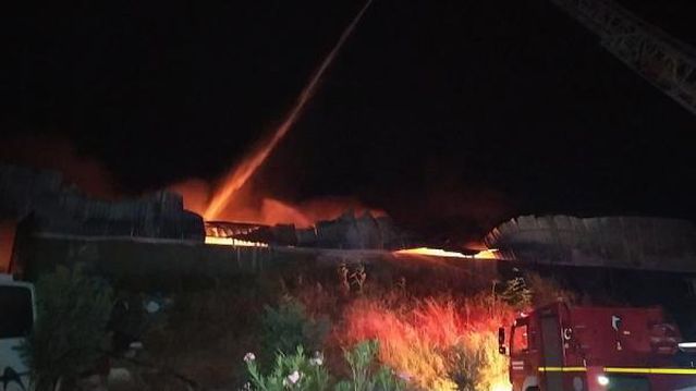 Son dakika haber | Kozan'da plastik fabrikasında yangın