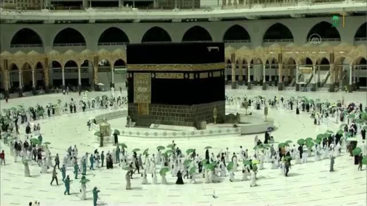 Kutsal topraklardaki Müslümanlar, ziyaret tavafını yaptı