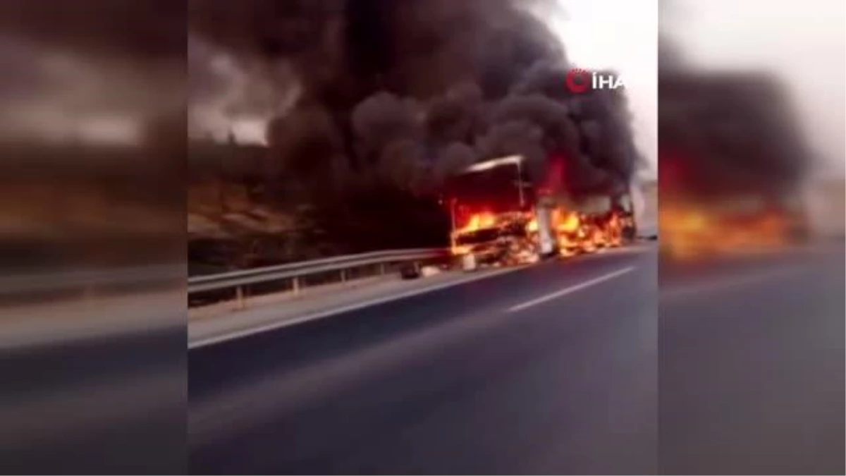 Adana\'da seyir halindeki otobüs alev alev yandı