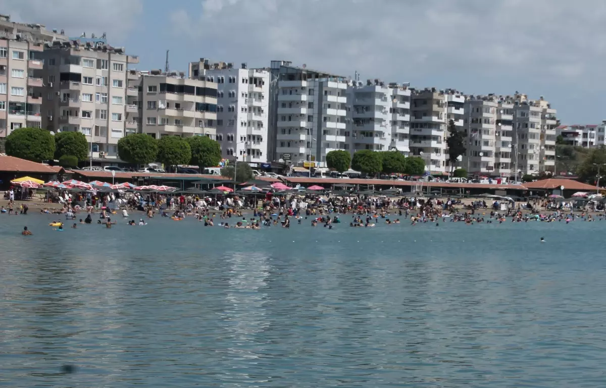 Adana sahillerinde bayram tatili yoğunluğu