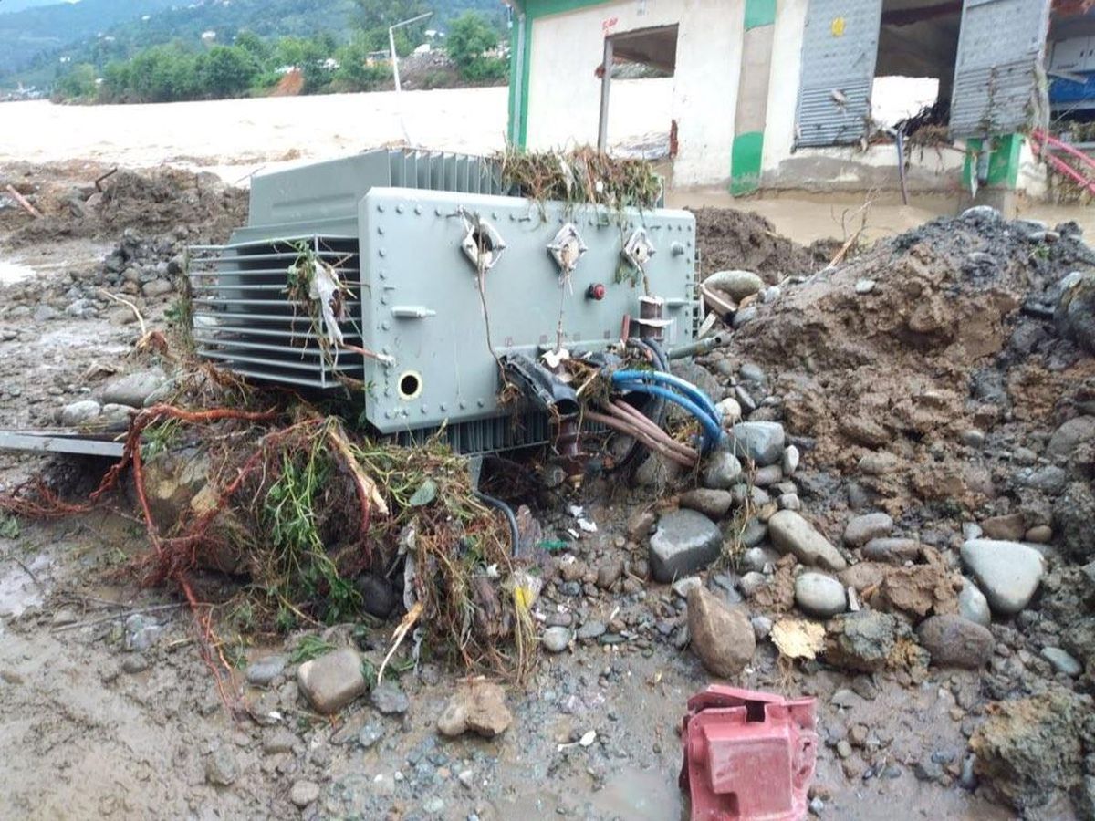 Son dakika haberleri: Enerji ve Tabii Kaynaklar Bakanlığı: Artvin ve Rize\'de sel nedeniyle 3 bin 45 abone elektriksiz kaldı