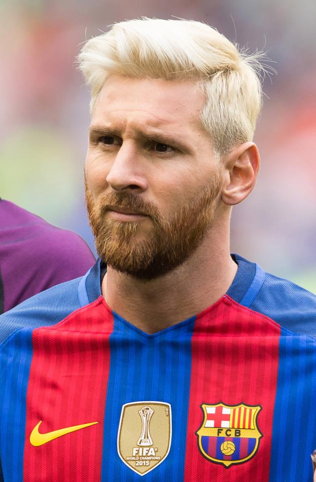 Barcelona'dan görülmemiş yeni kural! Futbolculara saç boyatmak ve sıra dışı kıyafetler giymek yasaklandı