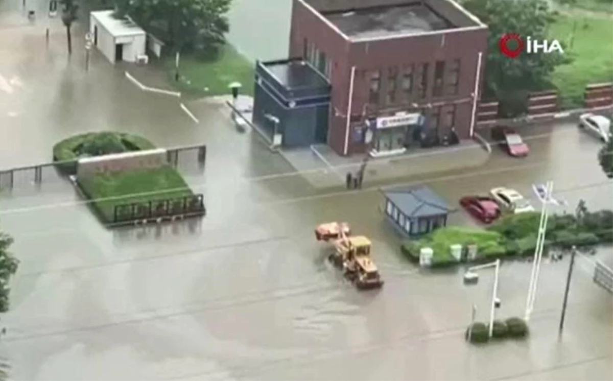 Çin\'deki sel felaketinde can kaybı 33\'e yükseldiKayıp 8 kişi için arama çalışmaları sürüyor