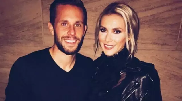 Çocuklara cinsel tacizde bulunduğu iddiasıyla yargılanan Evertonlı Sigurdsson'un eşi evi terk etti Çocuklara cinsel tacizde bulunduğu iddiasıyla yargılanan Evertonlı Sigurdsson'un eşi evi terk etti