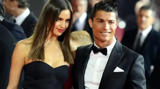 Cristiano Ronaldo'nun eski güzel aşkı Irina Shayk'ın ayna karşısından yaptığı paylaşım nefes kesti Cristiano Ronaldo'nun eski güzel aşkı Irina Shayk'ın ayna karşısından yaptığı paylaşım nefes kesti