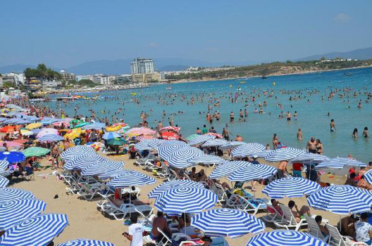DİDİM\'DE PLAJLAR VE HAVUZ BAŞLARI DOLDU