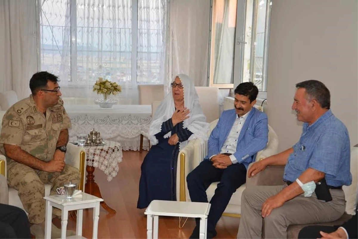 Ergani Kaymakamı Abdulselam Öztürk şehit aileleri ve gazileri ziyaret etti