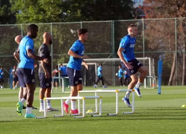 Fenerbahçe'de Enner Valencia takımla çalıştı Fenerbahçe'de Enner Valencia takımla çalıştı