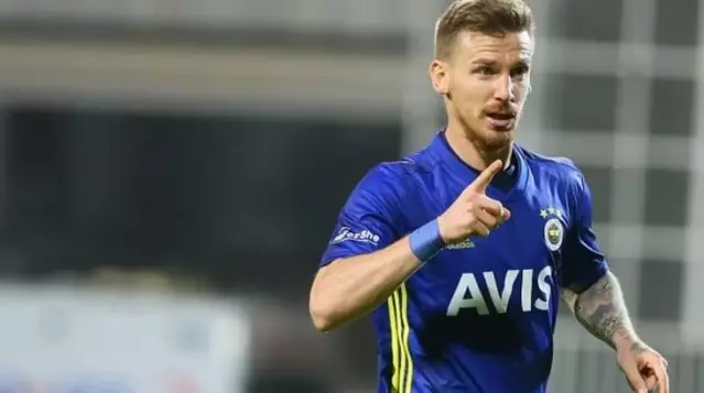 Fenerbahçeli Serdar Aziz, maaşında indirim yaptığı iddialarını sert şekilde yalanladı Fenerbahçeli Serdar Aziz, maaşında indirim yaptığı iddialarını sert şekilde yalanladı