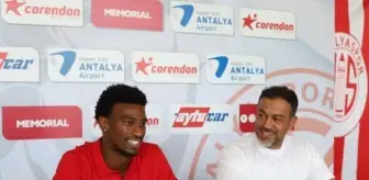 Antalyaspor, ABD'li futbolcu Haji Wright ile sözleşme imzaladı