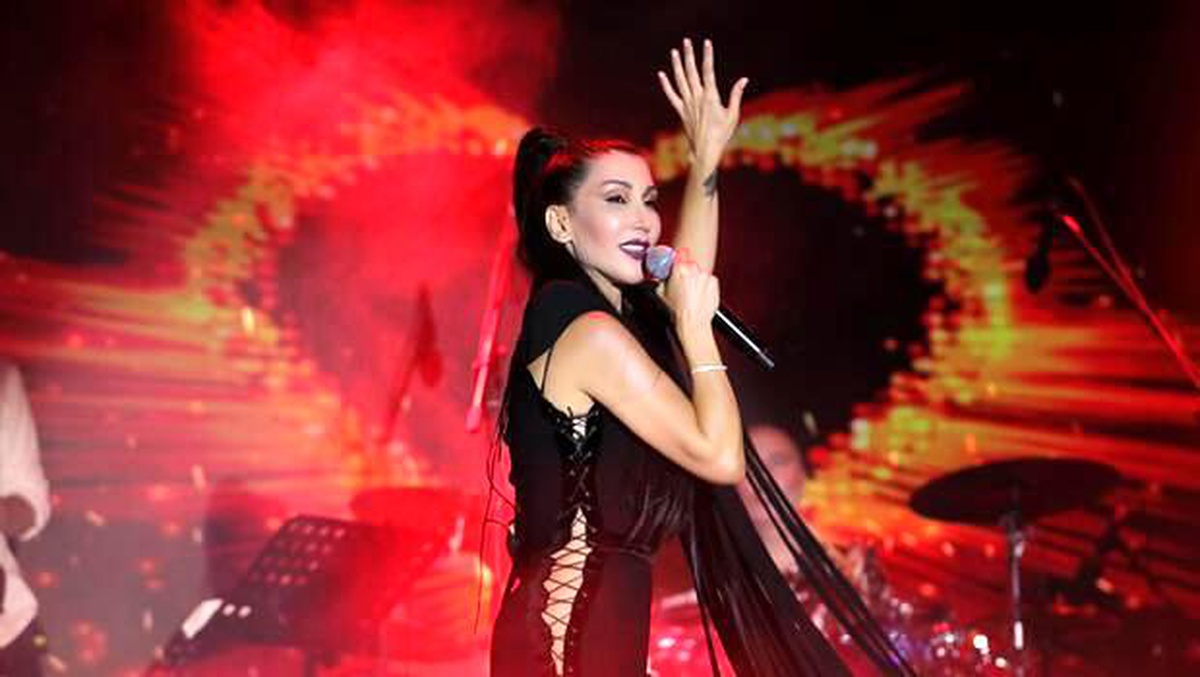 Hande Yener: Hayranlarım üzülmesin diye kimseye söylemedim